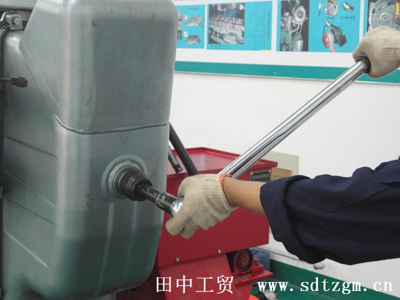 可調(diào)式扭力扳手