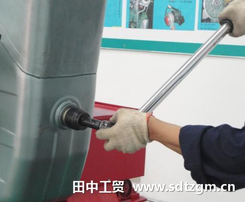 油底殼螺絲拆裝工具.jpg