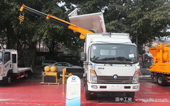 多功能野外救援維修服務(wù)車