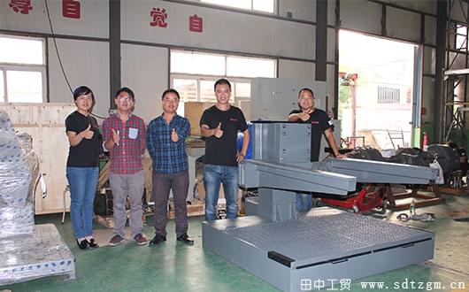 田中順利交付江鈴重型發(fā)動機翻轉架.jpg