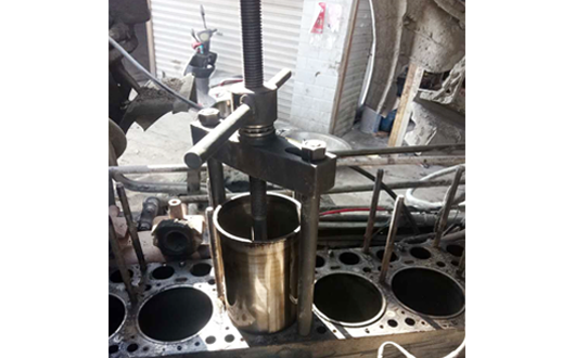 鄭師傅反饋田中卡車維修工具設(shè)備--缸套拔出器使用圖片