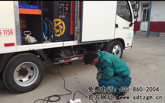 移動式上門保養(yǎng)服務(wù)車發(fā)電空壓電焊一體機(jī)使用圖片