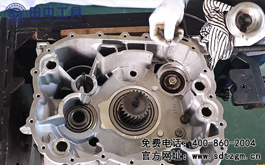 ZF16檔變速器拆卸，ZF變速箱維修工具