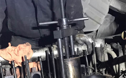 知道重汽MC09曼發(fā)動機維修專用工具的使用方法嗎，山東田中工具告訴你
